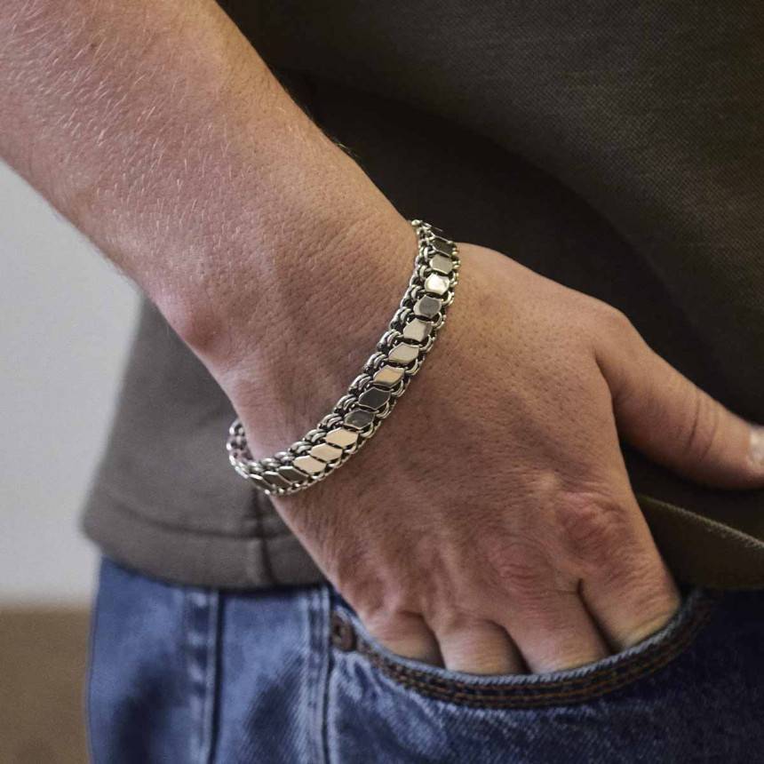 Срібний браслет бісмарк подвійний з великою пластиною і коробкою